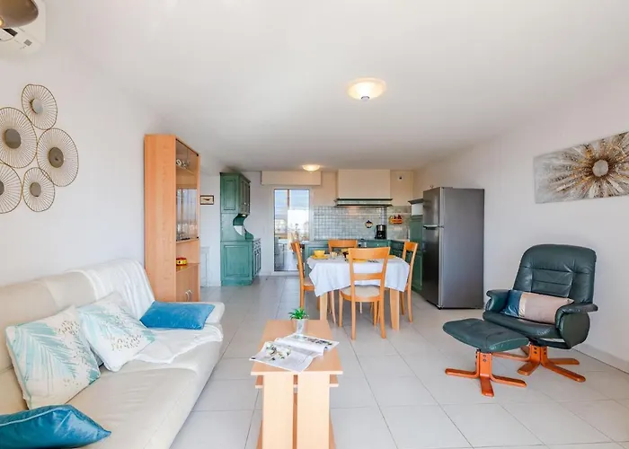 Apartment L'aetius By Interhome Frejus